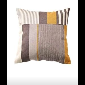 NEW- 18"x18" colorblock decorative throw pillow